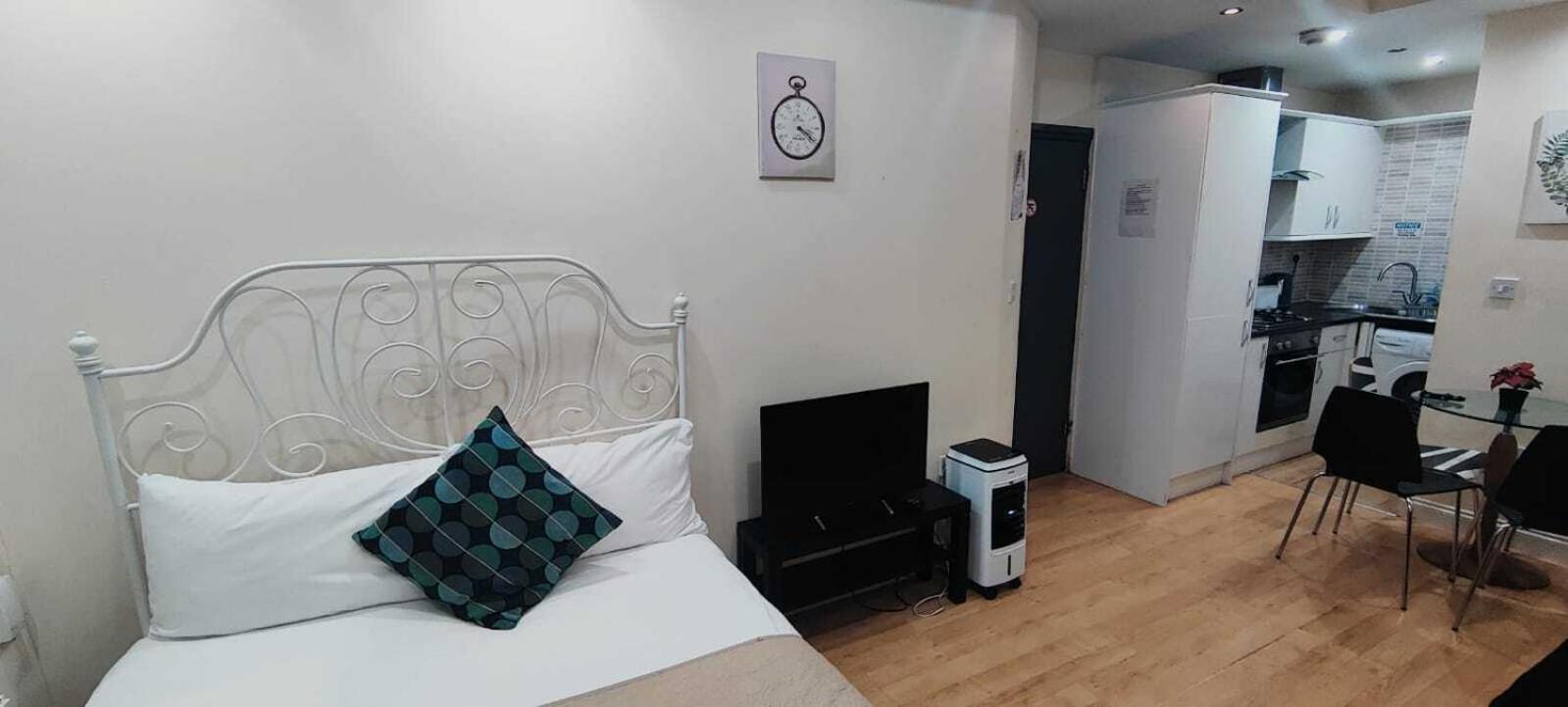 Kings City Centre Apartments Лондон Экстерьер фото